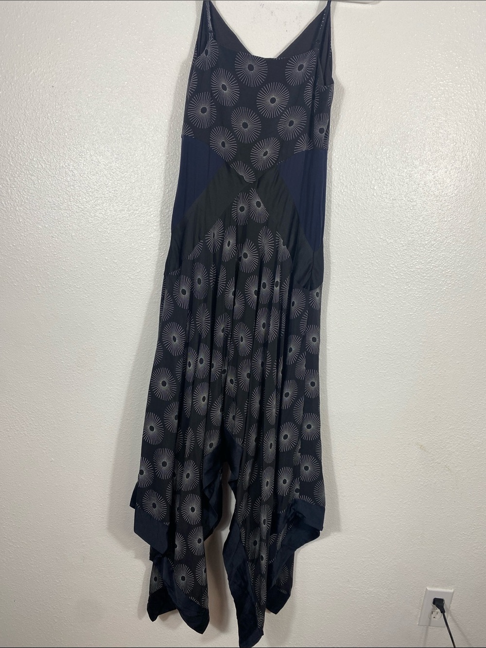 Diane Von Furstenberg Black Patterned Asymmetrical Slip Dress Size 4 100% Silk - Picture 7 of 16